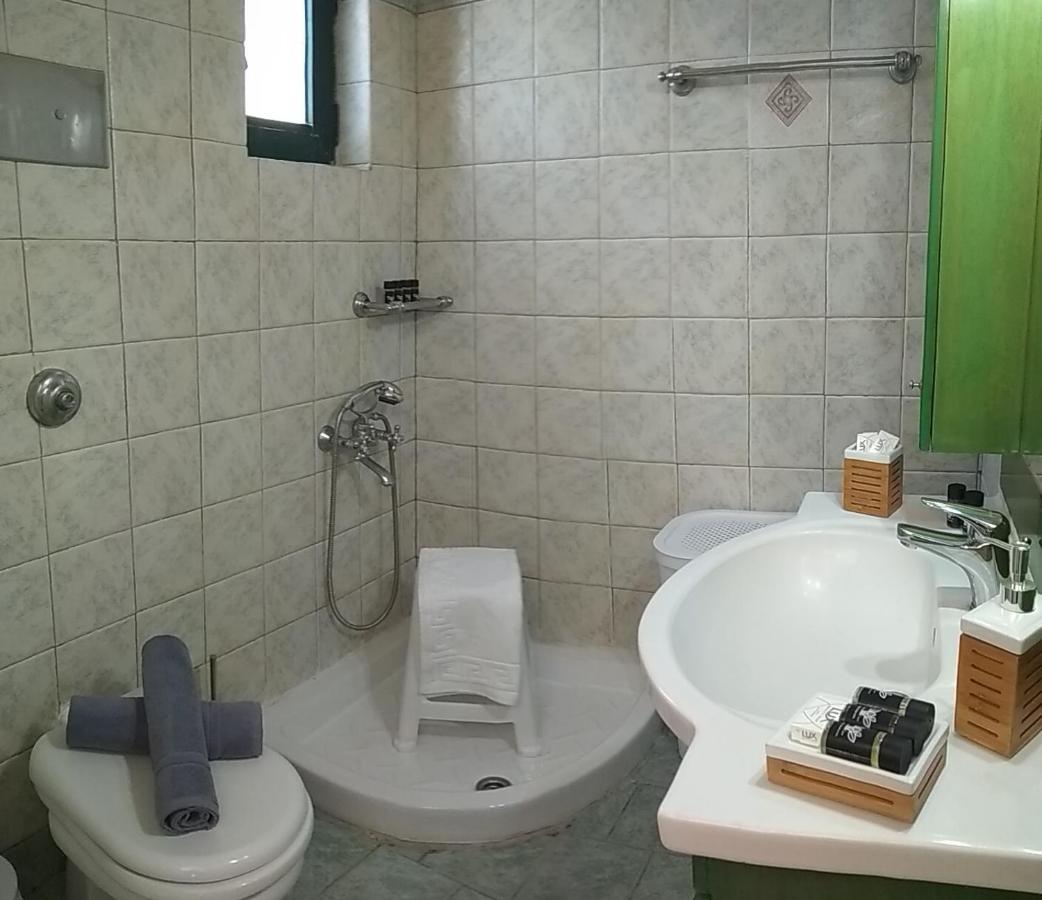 Marmari Megali Ammos Oasis Apartment & Studio Agia Marina  المظهر الخارجي الصورة