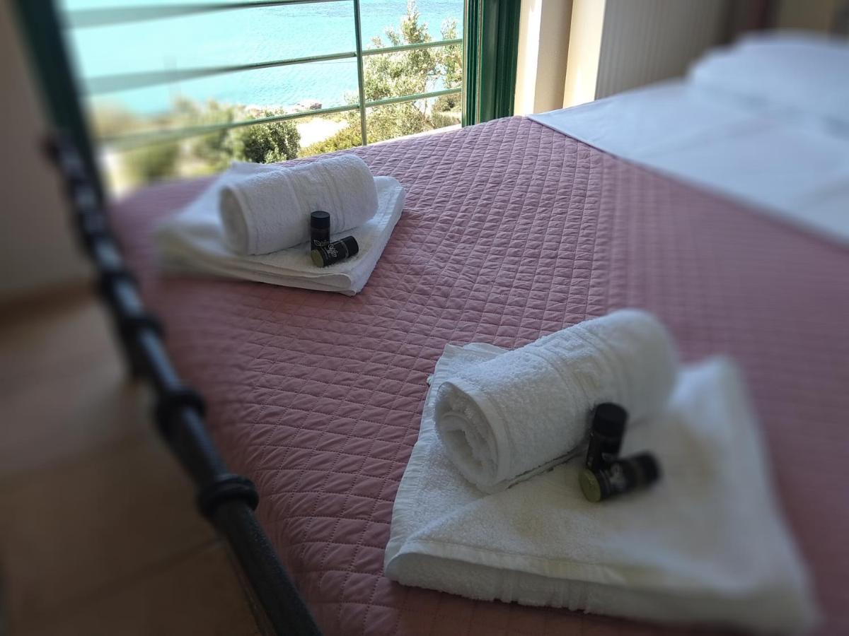 Marmari Megali Ammos Oasis Apartment & Studio Agia Marina  المظهر الخارجي الصورة